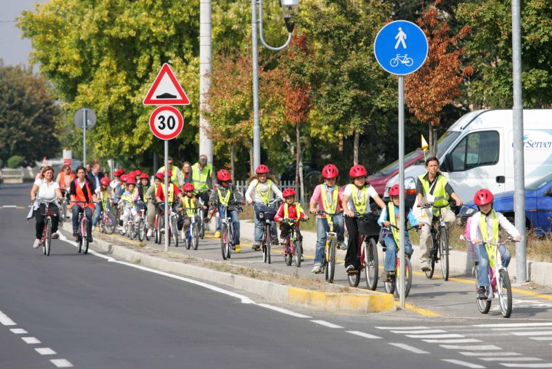 Bicibus e Pedibus Bicibus e Pedibus